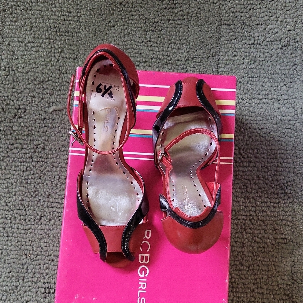 BCBG Red and Black Women's Heels - Picture 4 of 4